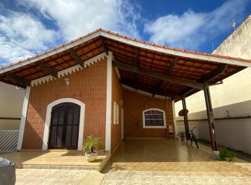 Entrada/Garagem · Casa à venda em Peruíbe, a 200 m da praia, com edícula e terreno de 360 m²