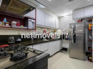 Casa de 5 quartos, Brasília · SOBRADO À VENDA – AMPLO, CONFORTÁVEL E COM VARANDA