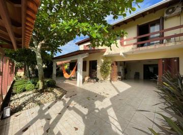 Casa de 4 quartos, Tramandaí · Sobrado 4 Dorms (1 Suíte) com Salão de Festas a 3 Quadras do Mar – Zona Nova Tramandaí