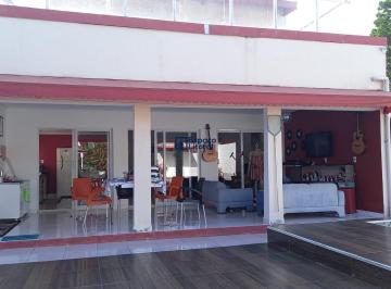 Casa · 208m² · 3 Quartos · 4 Vagas · Sobrado à venda, 208 m² por RS 850.000,00 - Jardim Britânia - Caraguatatuba-SP
