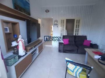 Casa · 209m² · 4 Quartos · 2 Vagas · Casa de rua : Sobrado / Residencial / Parque Balneário Poiares