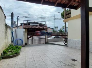Casa · 276m² · 3 Quartos · 6 Vagas · Sobrado com 3 dormitórios à venda ou locação definitiva são 276 m² , lado praia-
