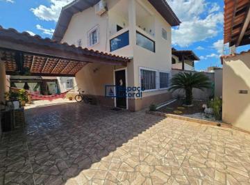Casa · 230m² · 3 Quartos · 3 Vagas · Casa de rua : Sobrado / Residencial / Sumaré