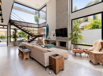 Casa · 300m² · 3 Quartos · Casa em condomínio com 3 suítes | Alphaville