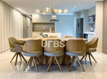 Casa · 202m² · 4 Quartos · 2 Vagas · Casa térrea Mobiliada em Condomínio Fechado