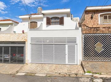 Comercial · 230m² · 2 Vagas · Casa comercial na Rua Inspetor Mário Teixeira, 144 • 230 m²