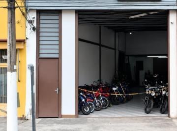 Comercial · 264m² · Galpão na Rua Fernando Falcão, 327 • 264 m²