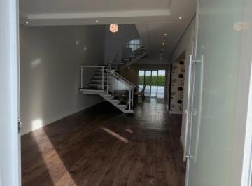 Casa de 3 quartos, Mogi das Cruzes · Casa para alugar em Cidade Parquelandia de 10.00m² com 3 Quartos, 3 Suites e 4 Garagens
