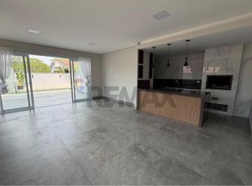 Casa · 381m² · 3 Quartos · Casa de Condomínio para alugar em Aruã de 381.00m² com 3 Quartos e 3 Suites