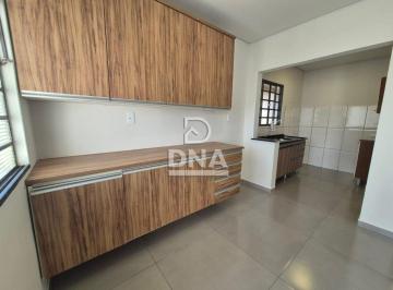 Casa · 225m² · 3 Quartos · 1 Vaga · Casa para venda em Jardim Itália de 225.00m² com 3 Quartos, 1 Suite e 1 Garagem