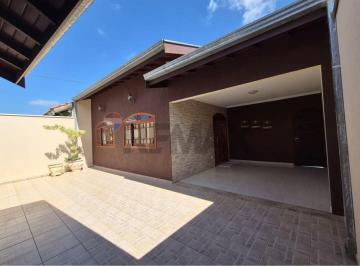 Casa · 194m² · 3 Quartos · 3 Vagas · Casa perfeita no Bosque: conforto e praticidade!