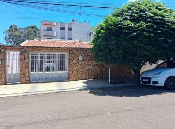 Casa · 184m² · 3 Quartos · 4 Vagas · Casa Padrão em Araraquara