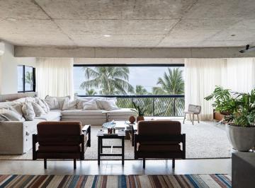 Apartamento · 203m² · 4 Quartos · 2 Vagas · O único excesso permitido é o de água de coco.