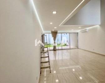 Casa · 270m² · 2 Vagas · Casa em Condomínio Villagio di Capri, à venda com 3 suítes em Votorantim
