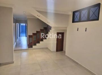Casa · 272m² · 4 Quartos · 2 Vagas · Casa residencial à venda no Presidente Roosevelt, em Uberlândia, com 4 quartos e piscina