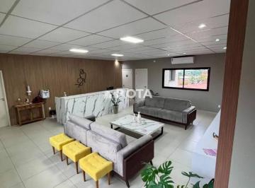 991d3600e2717fa22a6829084b2cd5be460c1b13 · Sala comercial com recepção e estacionamento em localização previlegiada.