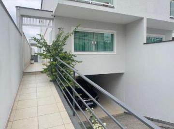 Casa · 240m² · 3 Quartos · 6 Vagas · Sobrado a Venda em Vila Yara - 3 Suites e 6 Garagens