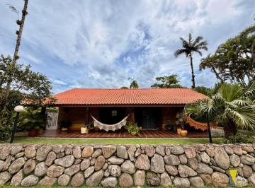 Imagem do Imóvel · Casa de Tijolinho à Vista com Estilo Alemão a 300 Metros do Mar