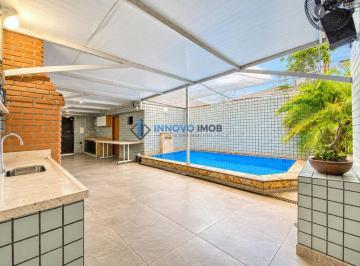 tx9peu42ywq2mzc4ndeyywnh_md · CASA À VENDA NO MARAPÉ – SANTOS | 3 DORMITÓRIOS | PISCINA | 2 VAGAS