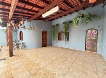 Casa de 3 quartos, Taguatinga · EXCELENTE CASA, DE ESQUINA, NA LAJE, ESCRITURADA, ACEITA FINANCIAMENTO