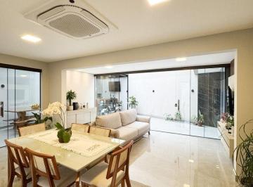 Casa de 3 quartos, Serra · Casa de Alto Padrão com 3 Suítes, 221m² e Porteira Fechada no Vila Alto Duro – Morada de Laranjeiras