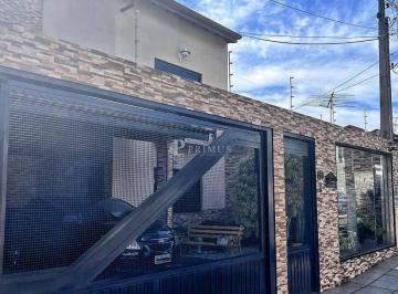 Casa · 250m² · 3 Quartos · 2 Vagas · Sobrado com 3 quartos, Jardim Modelo - Suzano