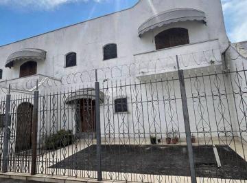 Casa · 270m² · 6 Quartos · 8 Vagas · Casa Ampla com 6 Dormitórios e 8 Vagas no Jardim Imperador – Suzano