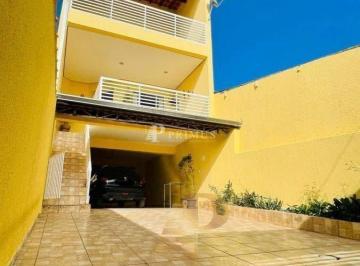 Casa · 206m² · 3 Quartos · 4 Vagas · Sobrado para Venda em Mogi das Cruzes / SP no bairro Vila Moraes