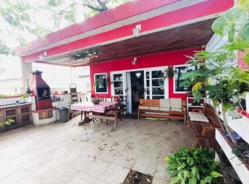 Casa · 3m² · 2 Quartos · 4 Vagas · Sobrado para Venda em Suzano / SP no bairro Jardim dos Ipês