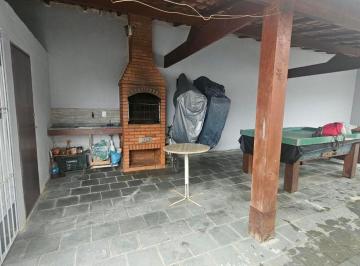 Casa de 3 quartos, Itanhaém · CASA COM 3 QUARTOS E 2 BANHEIROS EM LOTE INTEIRO, APENAS 600M DA PRAIA