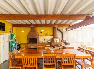 f24889c7-006e-4b9c-a340-a21d86485589 · Casa para venda em Jardim Guapira com 3 quartos, sendo 3 suítes, 270m²