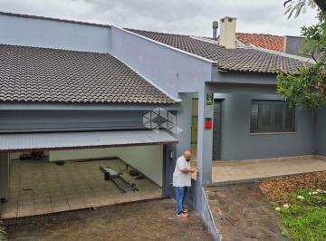 Photo 1 · Casa com 4 dormitórios no Bairro Medianeira- Porto Alegre