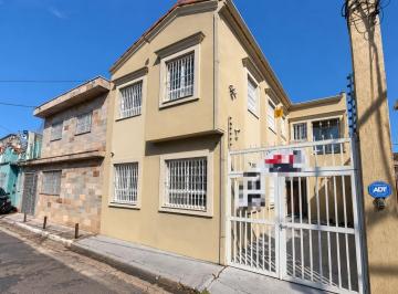 Comercial · 200m² · 1 Vaga · Casa comercial na Rua Francisco Peruche, 93 • 200 m²
