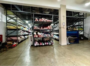 Comercial · 687m² · Galpão Comercial/Industrial para Aluguel – 687 m²
