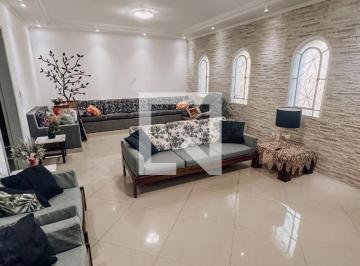 Casa · 220m² · 5 Quartos · 4 Vagas · Casa à Venda - Centro, 5 Quartos,  220 m2