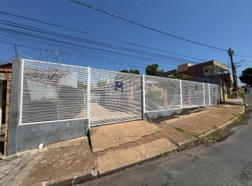 Casa · 137m² · 2 Quartos · 3 Vagas · Casa com 2 Quartos no Bairro Dom Aquino