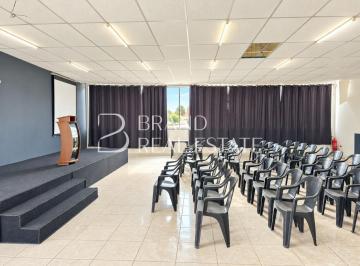 Casa · 217m² · 1 Quarto · 1 Vaga · Salão comercial para alugar na Avenida Cupecê, Cidade Ademar com 217 m² e 1 vaga de garagem