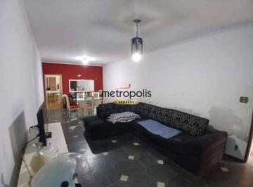 Sala · Pavimento superior reservado para conforto e privacidade da área íntima.