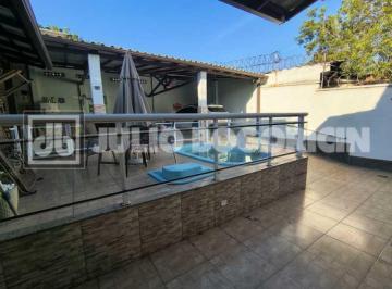 Casa · 185m² · 3 Quartos · 7 Vagas · Casa de rua : Linear / Residencial / Bancários