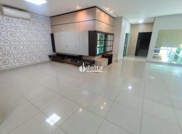 Photo 1 · Casa em condomínio com 4 quartos sendo 3 suítes, disponível para locação no bair