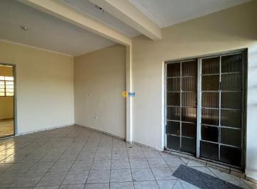 Casa · 200m² · 3 Quartos · Sobrado para alugar em Jardim Tangará de 200.00m² com 3 Quartos e 1 Suite