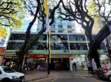 Fachada · Apartamento semimobiliado, com 03 dormitórios, no Centro