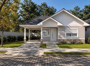 Casa · 79m² · 2 Quartos · 1 Vaga · Casa a venda com 2 dormitórios com suíte no Royal Country