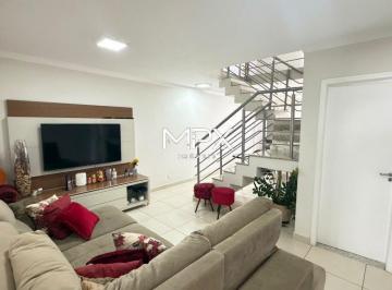 Casa · 220m² · 3 Quartos · 2 Vagas · Sobrado à venda no bairro Castelinho em Piracicaba