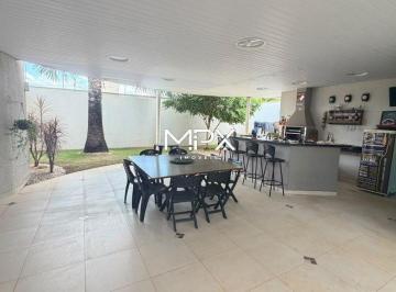 Casa · 255m² · 3 Quartos · 4 Vagas · Sobrado à venda no bairro Parque Conceição em Piracicaba