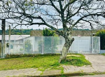 Photo 1 · Casa 3 dormitórios com Suíte, Piscina e Salão de Festas