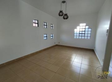 Casa Venda 348m² de 3 quartos · Casa para venda em Chácara Montagna de 216.00m² com 3 Quartos, 1 Suite e 2 Garagens