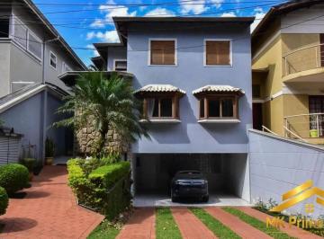 Casa · 290m² · 3 Quartos · 4 Vagas · Casa à venda com 290m² em condomínio fechado em Taboão da Serra.
