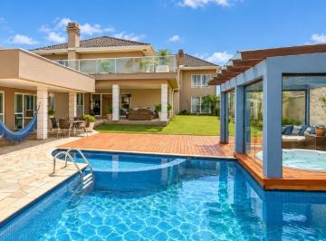 Casa · 544m² · 7 Quartos · 6 Vagas · Casa de altíssimo padrão com 7 quartos, hidromassagem, piscina, com 827 m² de terreno.