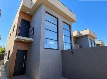 Casa · 105m² · 3 Quartos · 2 Vagas · maravilhoso sobrado para locação